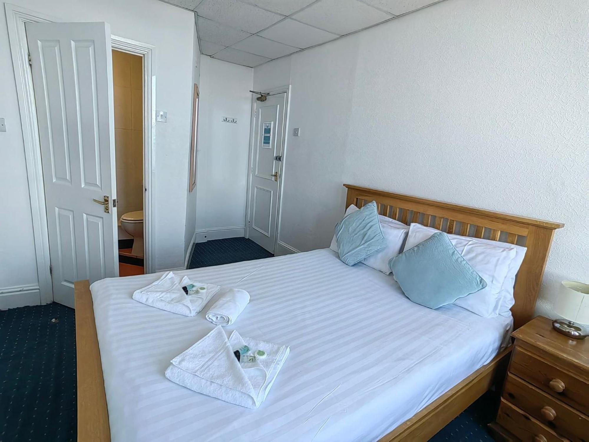 Cardigan And Celtic Bay Guest House Aberystwyth Exterior photo