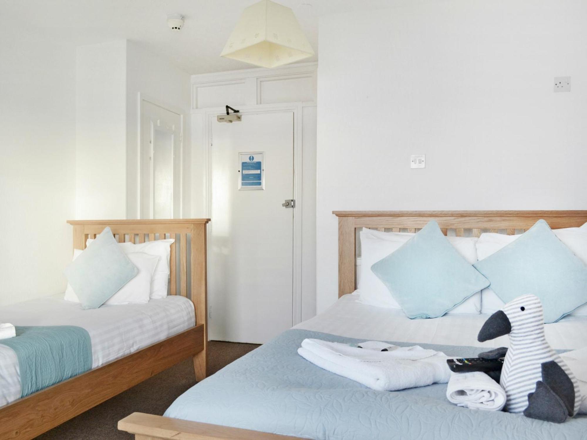 Cardigan And Celtic Bay Guest House Aberystwyth Room photo