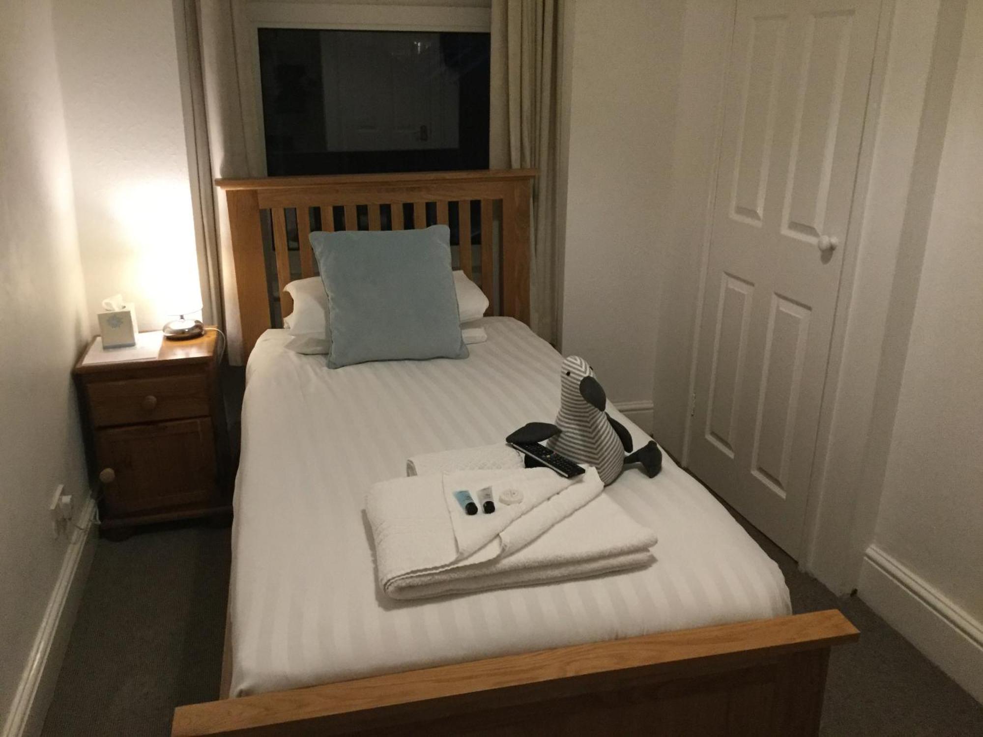 Cardigan And Celtic Bay Guest House Aberystwyth Room photo
