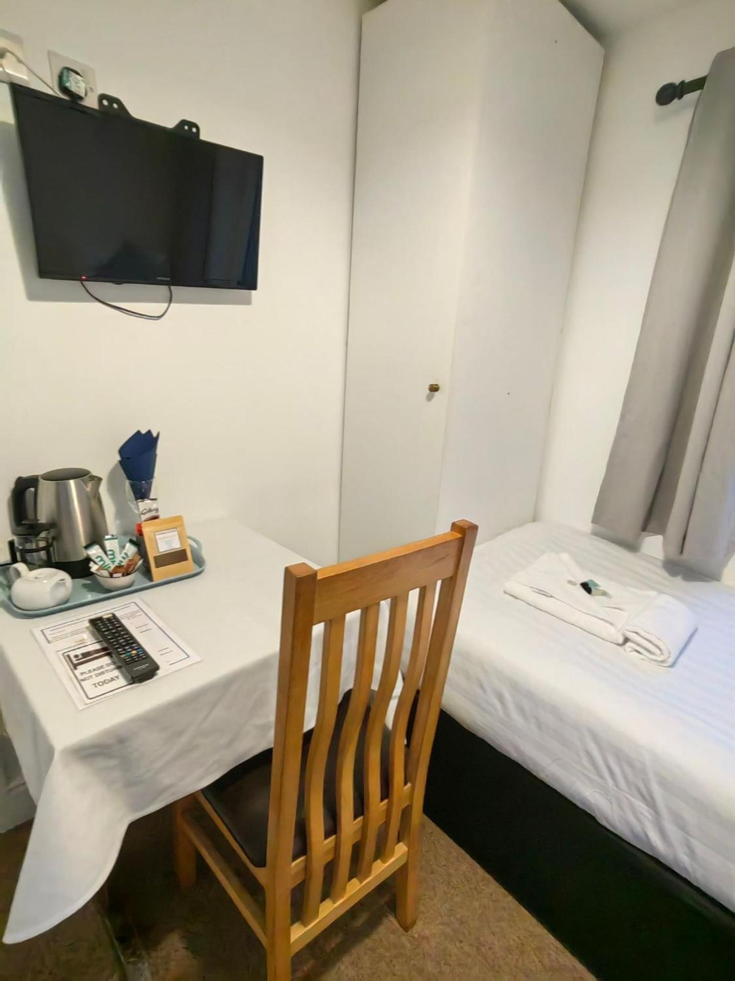 Cardigan And Celtic Bay Guest House Aberystwyth Room photo
